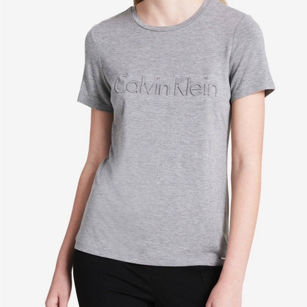 Calvin Klein

Short-Sleeve T-Shirt